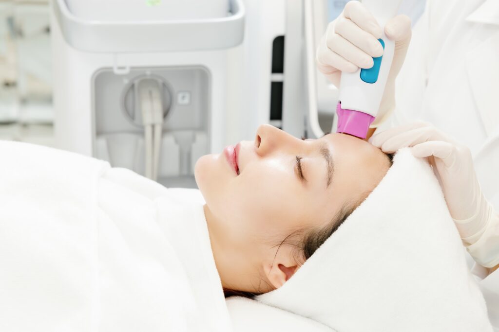 Relaxed,Asian,Woman,Getting,Facial,Skin,Ultrasound,Cavitation,And,Anti-aging